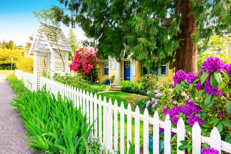 Local Picket Fence Installation in Naperville, IL