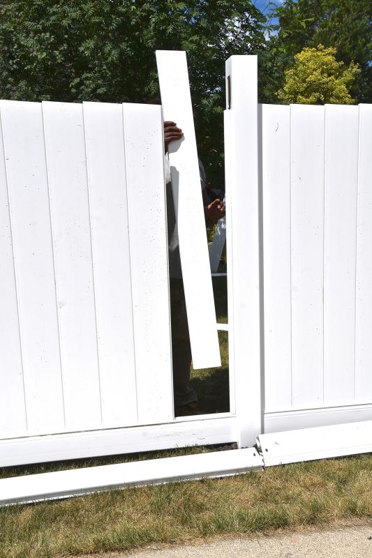 Local Picket Fence Installation in Oak Park, IL