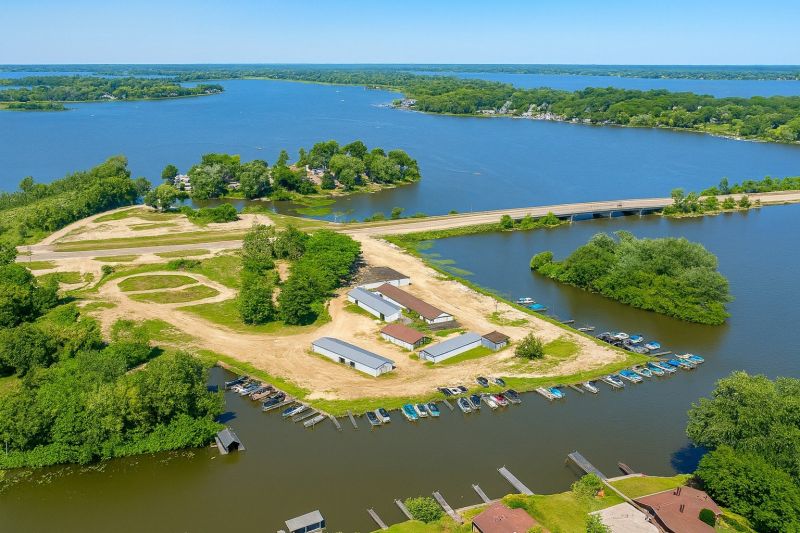 Local Fence Construction in Fox Lake, IL