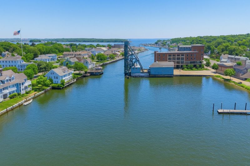 Local Mesh Pool Barrier Installation in Mystic, CT