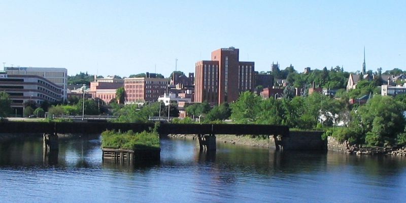 Local Mesh Pool Barrier Installation in Bangor, ME