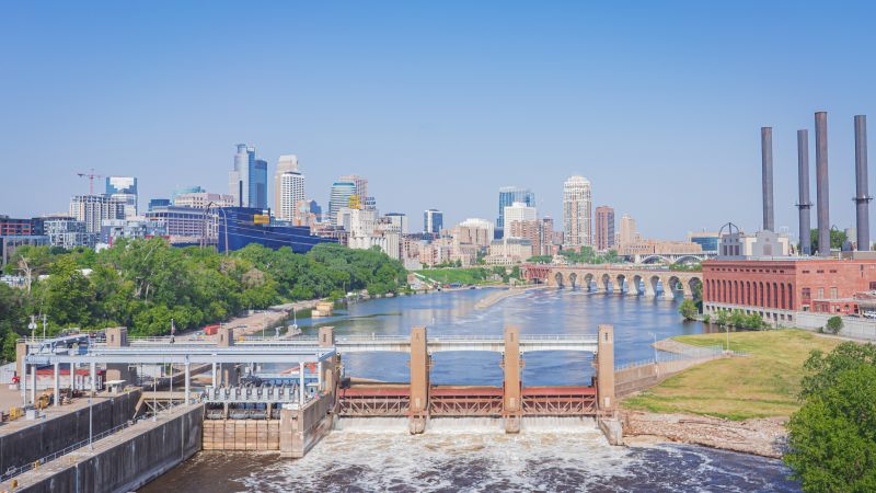 Local Mesh Pool Barrier Installation in Minneapolis, MN