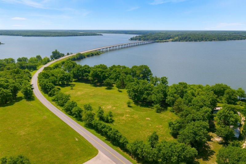 Local Mesh Pool Fence Construction in Grove, OK