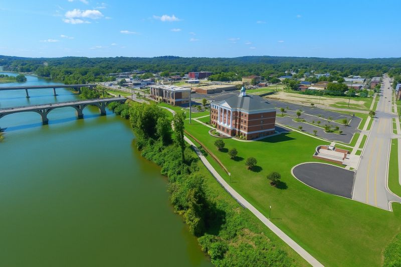 Local Mesh Pool Fence Construction in Phenix City, AL