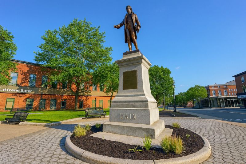 Local Mesh Pool Fence Construction in Rochester, NH