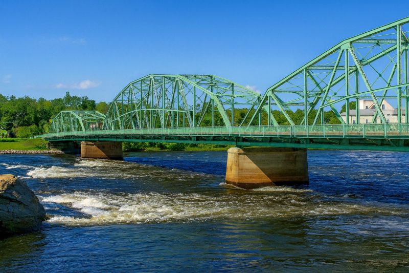 Local Mesh Pool Fence Construction in Topsham, ME