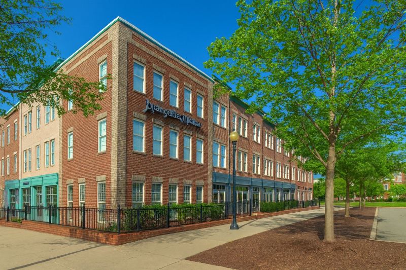Local Mesh Pool Fence Construction in Chester, VA