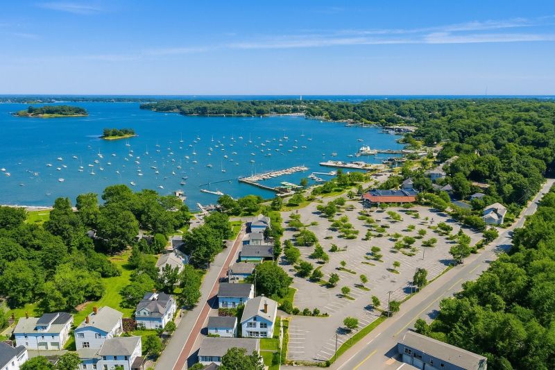 Local Mesh Pool Fence Construction in Hingham, MA
