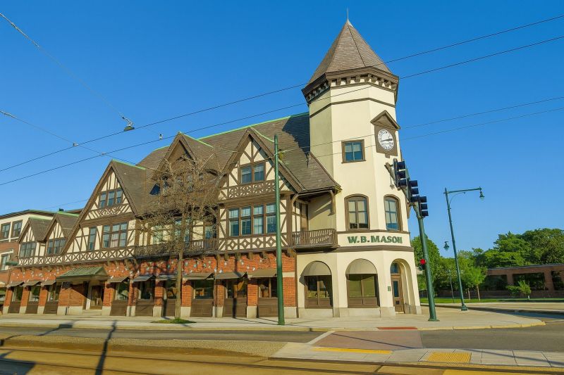 Local Mesh Pool Fence Construction in Brookline, MA