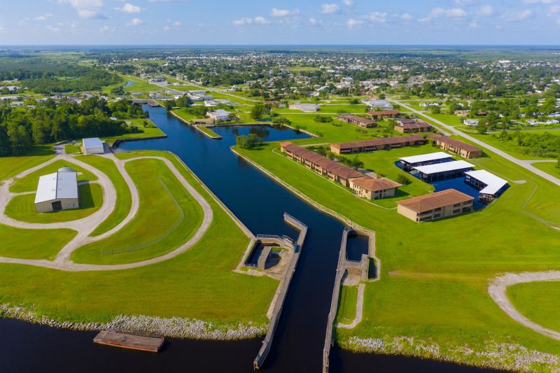 Local Mesh Pool Fence Construction in Clewiston, FL