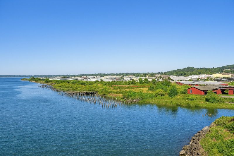 Local Mesh Pool Fence Construction in Aberdeen, WA