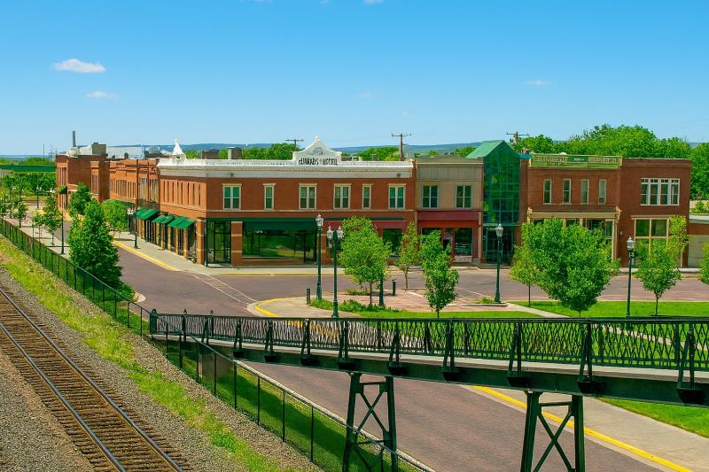 Local Mesh Pool Fence Construction in Laramie, WY