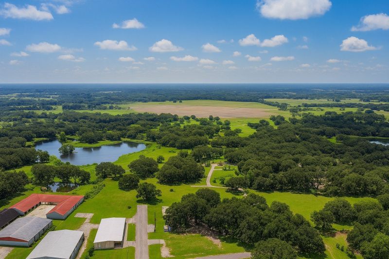 Local Mesh Pool Fence Construction in Dover, FL