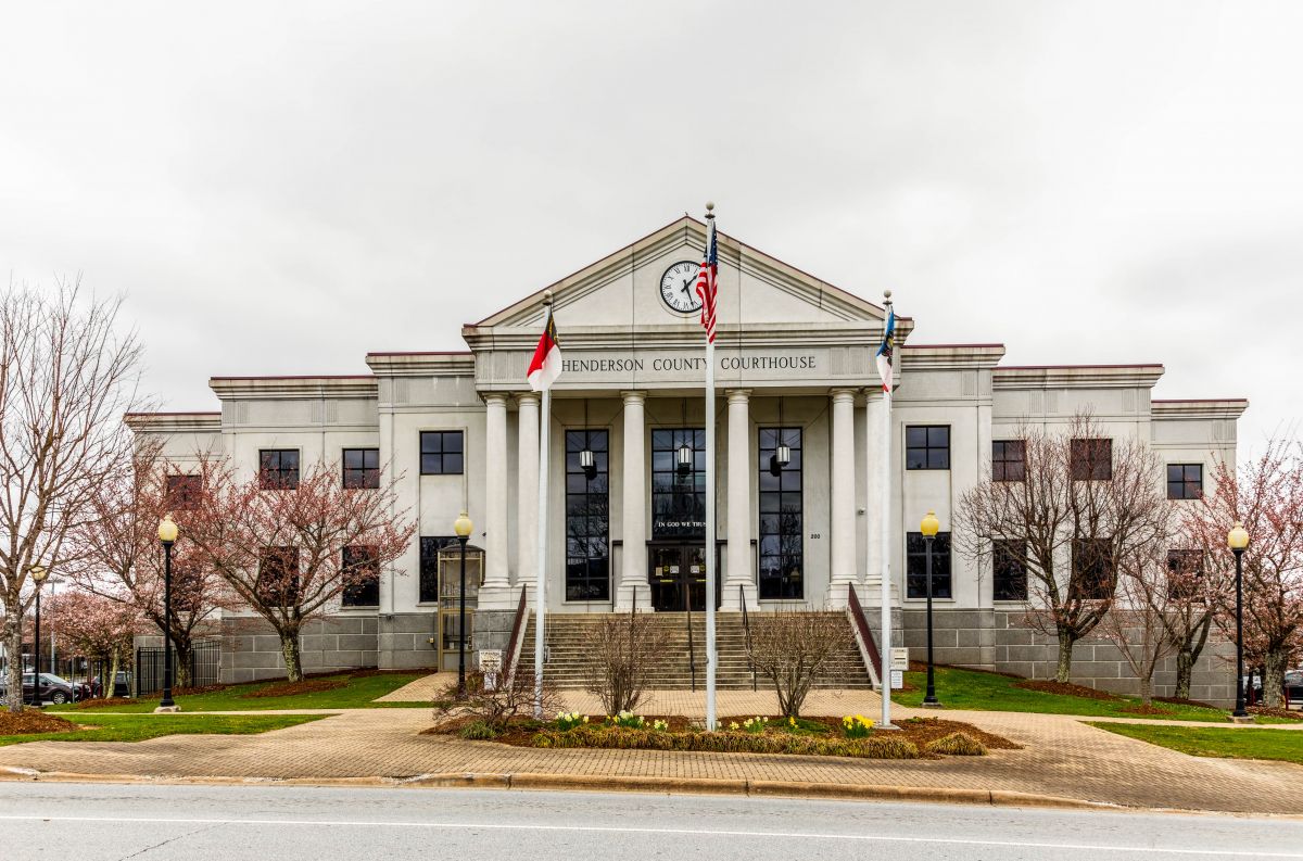 Local Vinyl Fence Installation in Hendersonville, NC