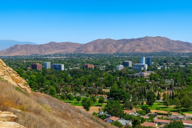 Local Vinyl Fence Replacement in Corona, CA