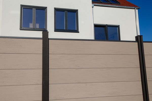 Composite Fence Repair Service